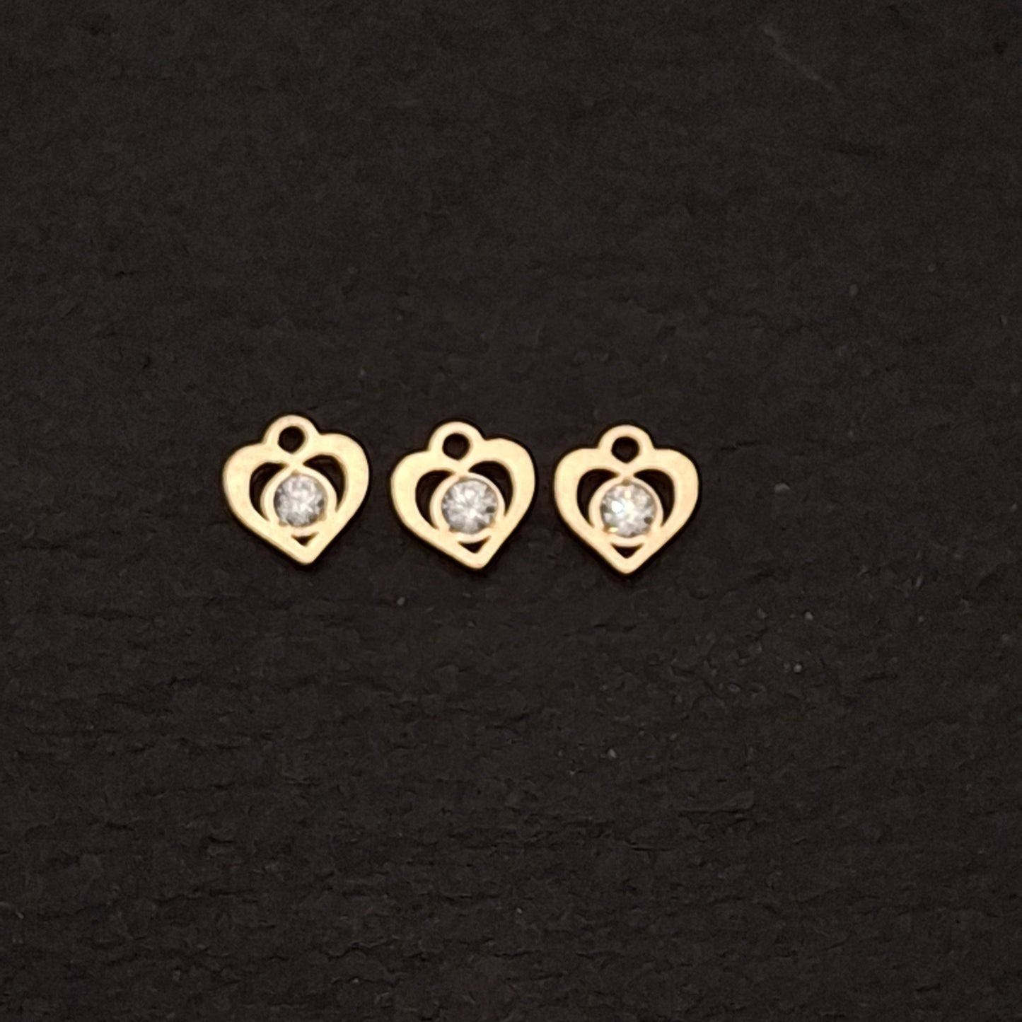 Heart Outline Zircon Pendant