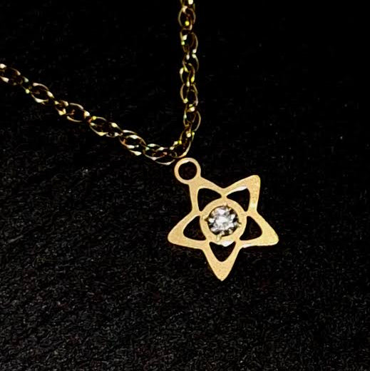 Star Outline Zircon Pendant
