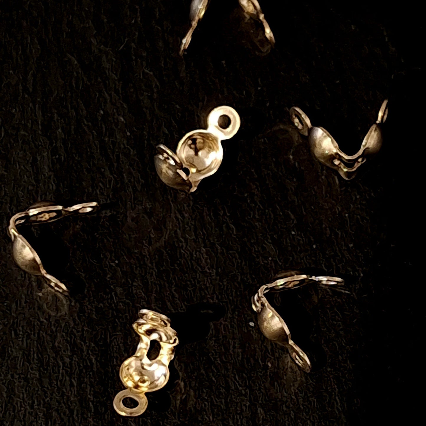 Clamshell Clasps
