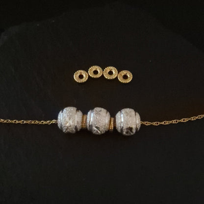Patterned Spacer Beads