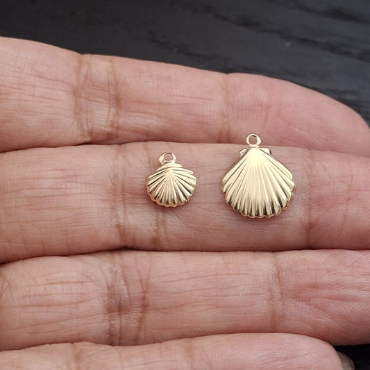 Clamshell Seashell Pendant