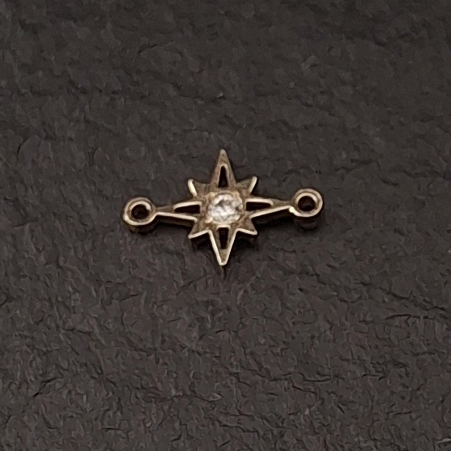 North Star Zircon Connector