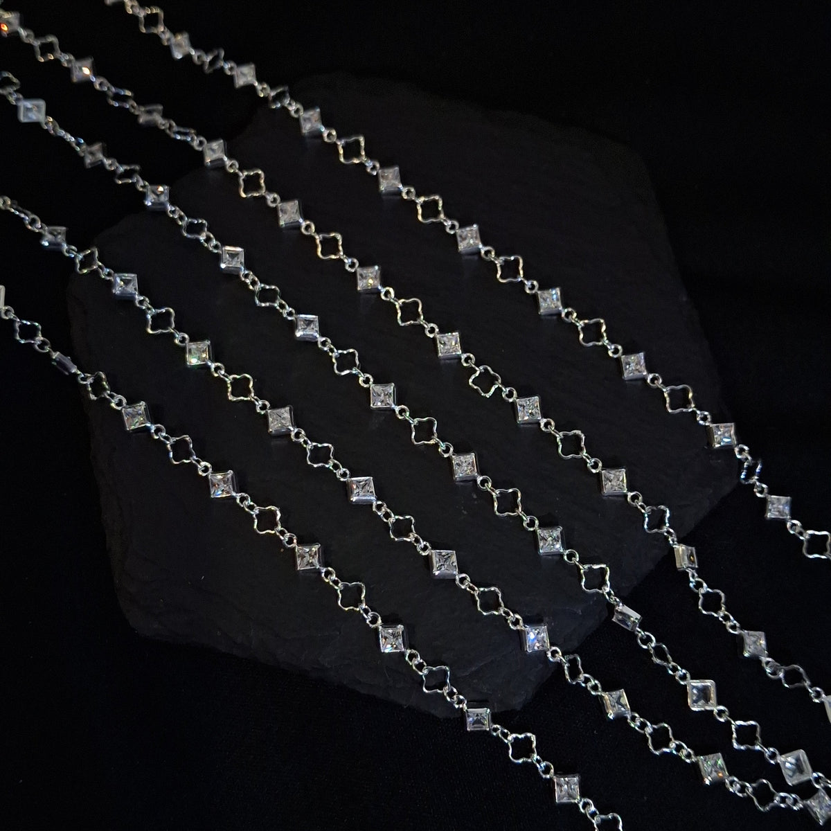 Clover Ring and Diamond Chain