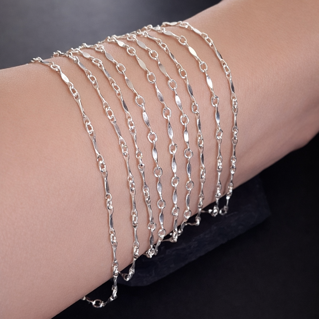 Dapped Short Bar Chain