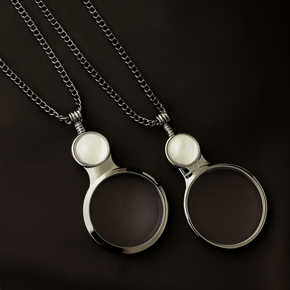 Necklace Magnifiying glass