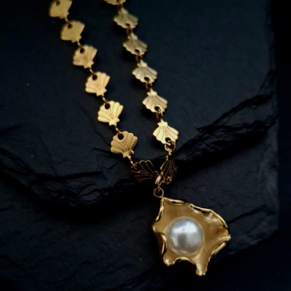 Large Pearl in Shell Pendant