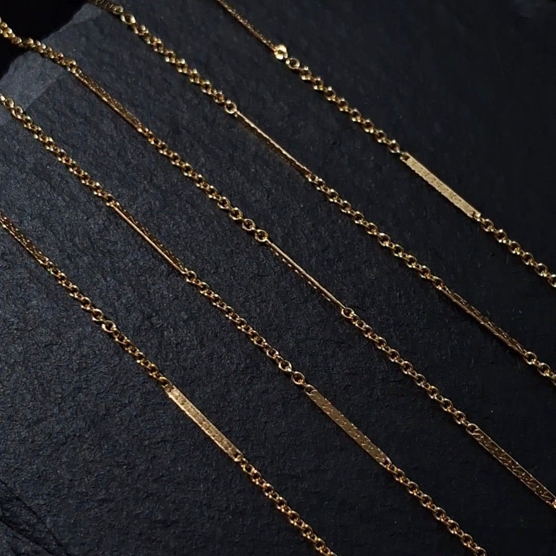 Dapped Long Bar Chain