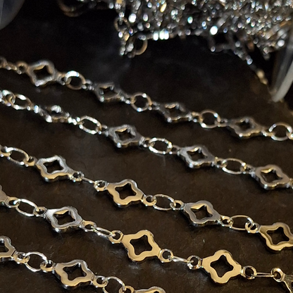 Hollow Clover Chain