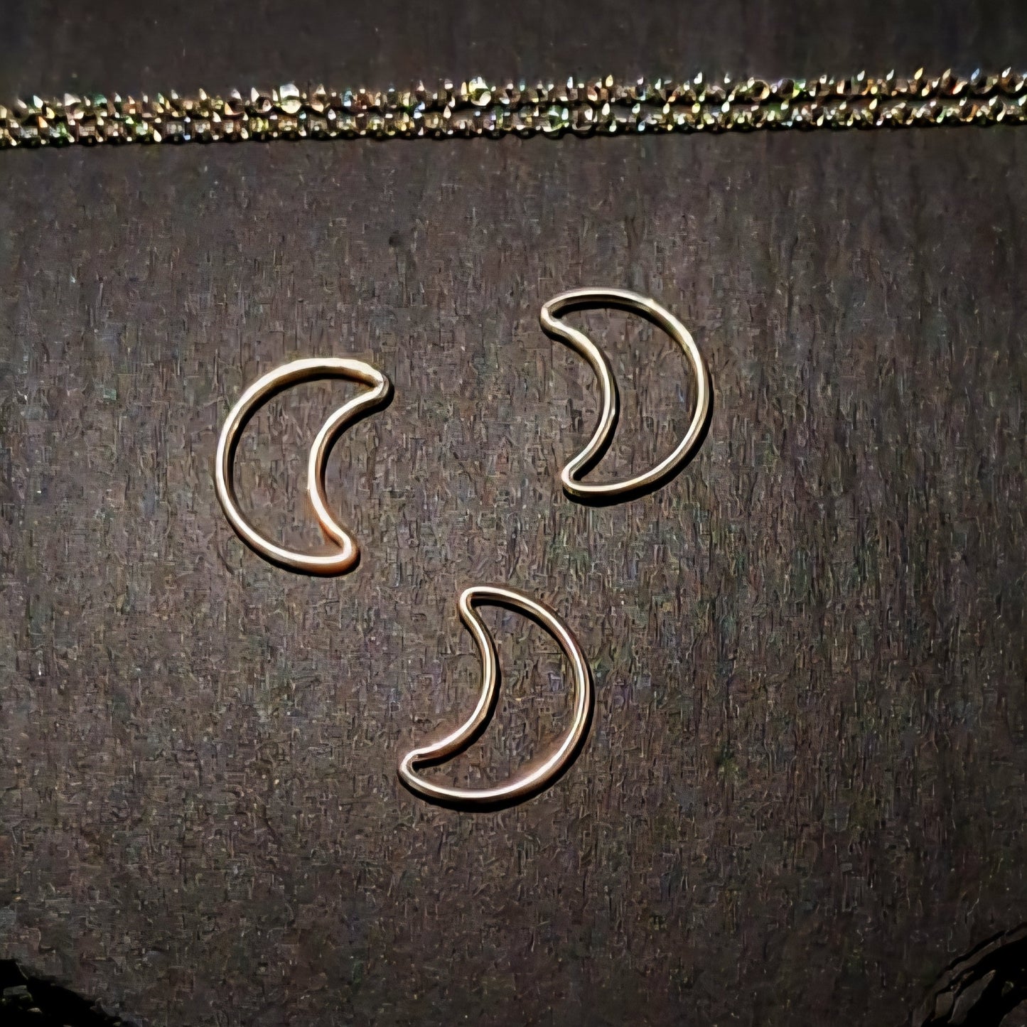 Moon Connector